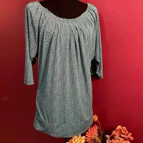 Beautiful New York & Company Women’s Medium Stretch Blouse - Picture 1 of 9